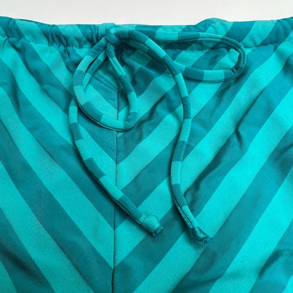 Robin Piccone Swimsuit Coverup Skirt Blue Drawstring With Pockets NEW - Picture 3 of 9